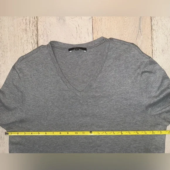 Gucci grey Logo Stripe V-Neck Tee T Shirt Men’s XL red & navy stripes - Picture 7 of 11